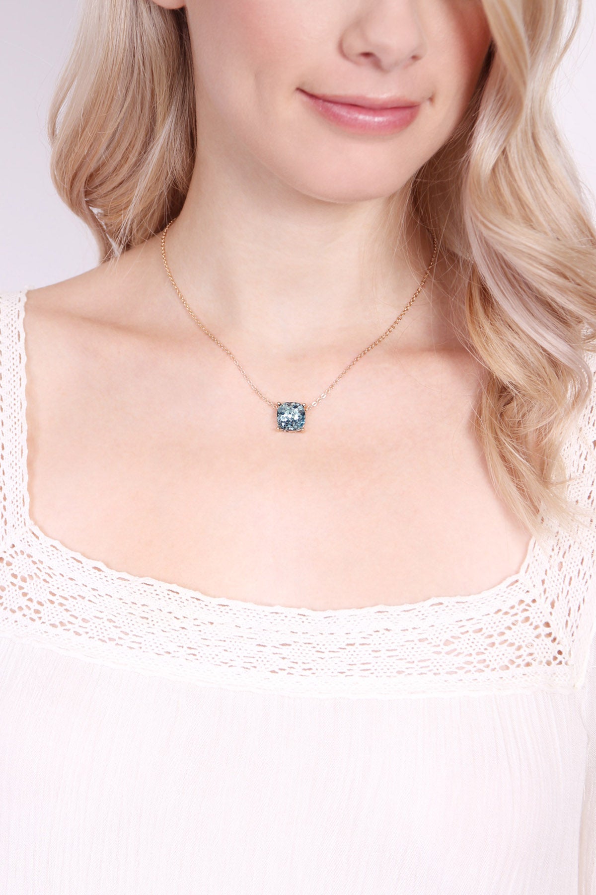 Cushion Cut Glitterred Necklace