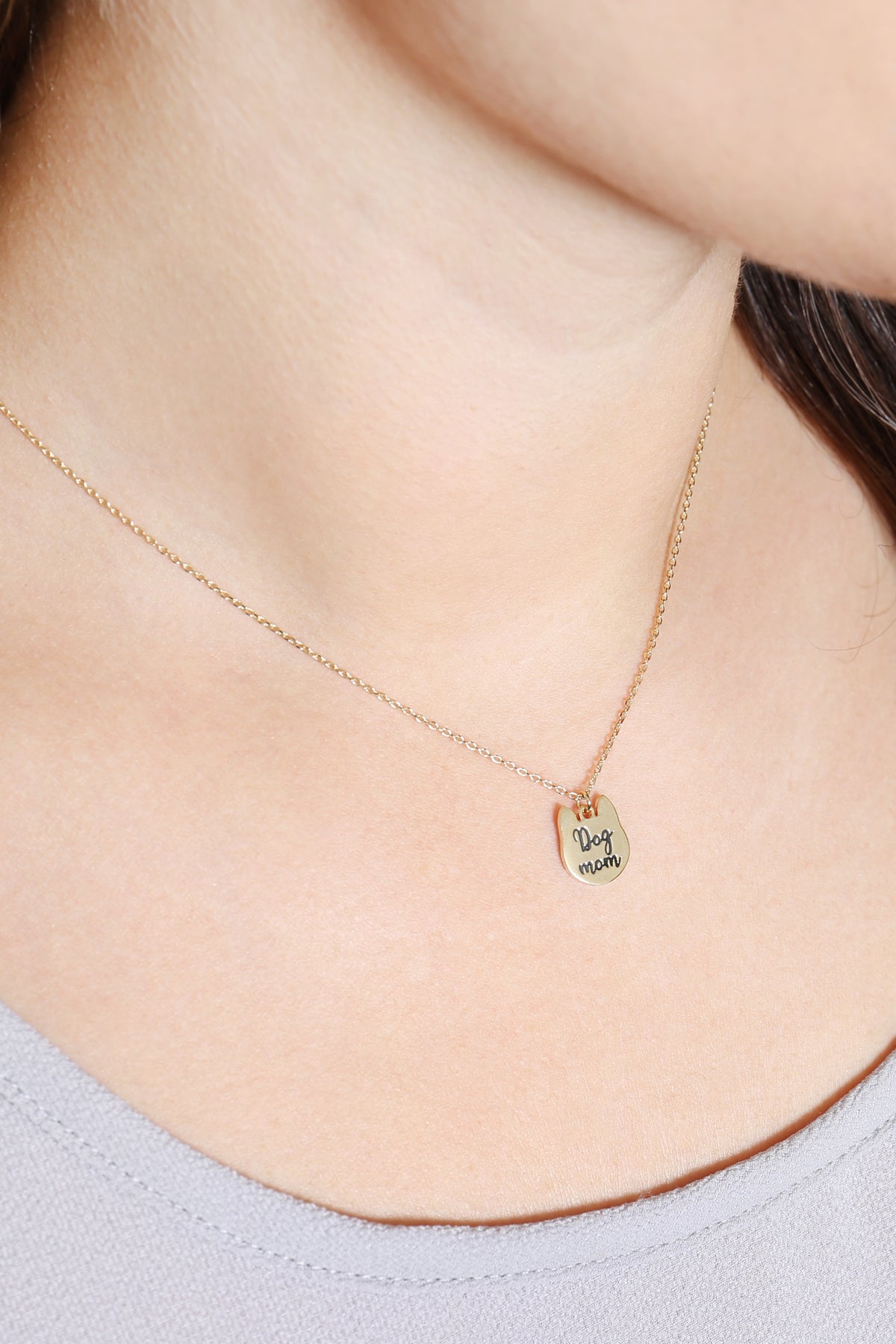Dog Mom Engrave Pendant Necklace