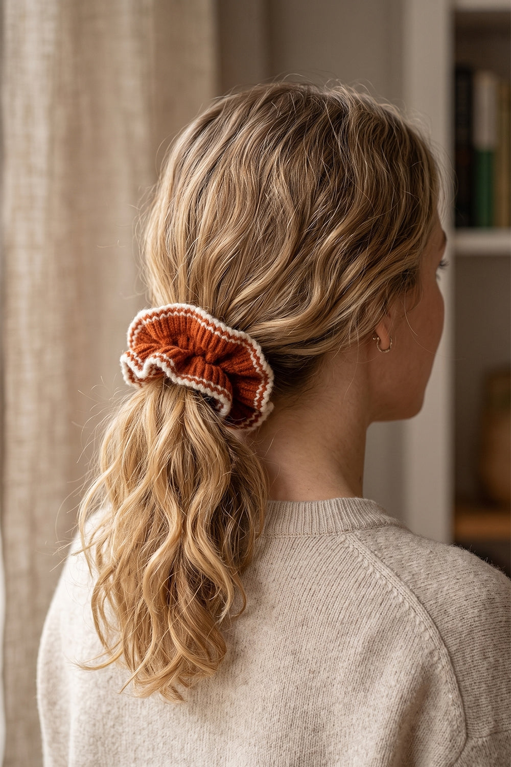 Contrast Edge Knit Ribbed Ruffle Scrunchie