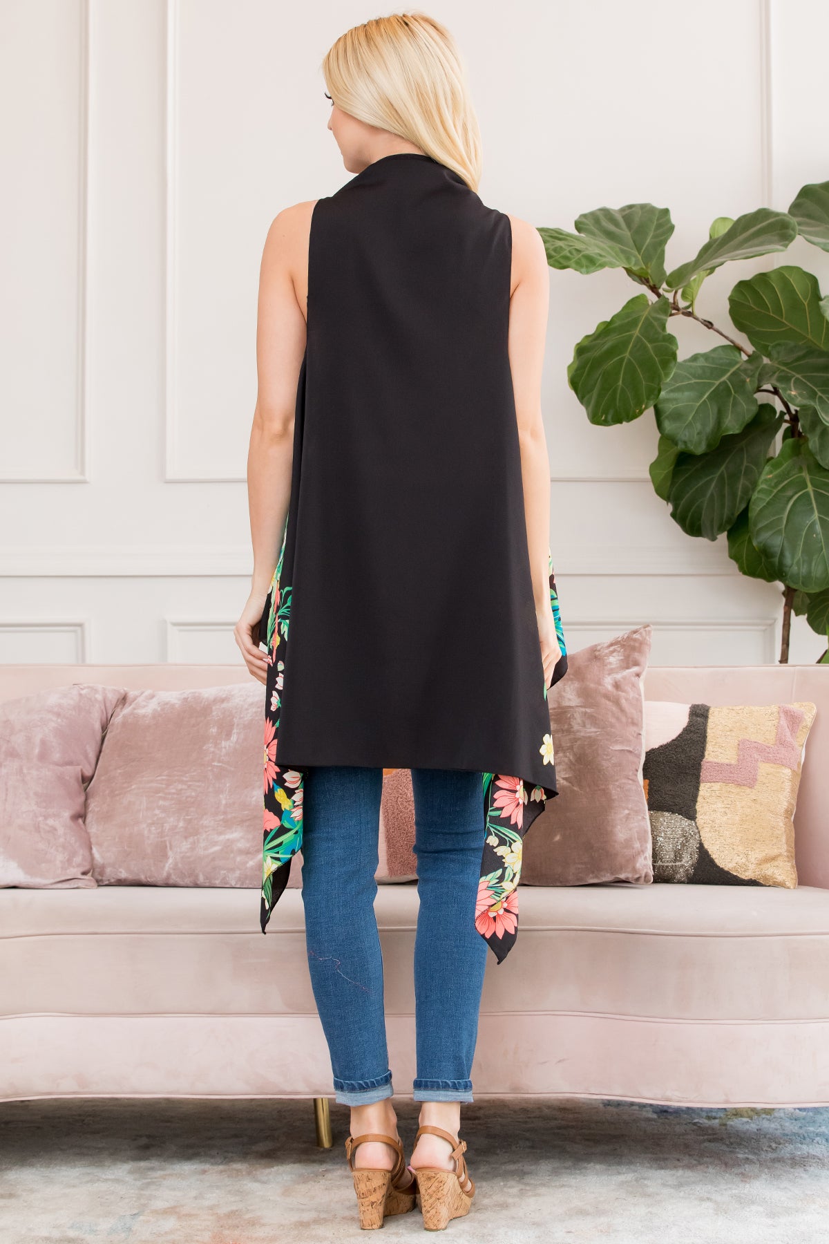 Summer's Fashionable Floral Print Open Sleeveless Kimono