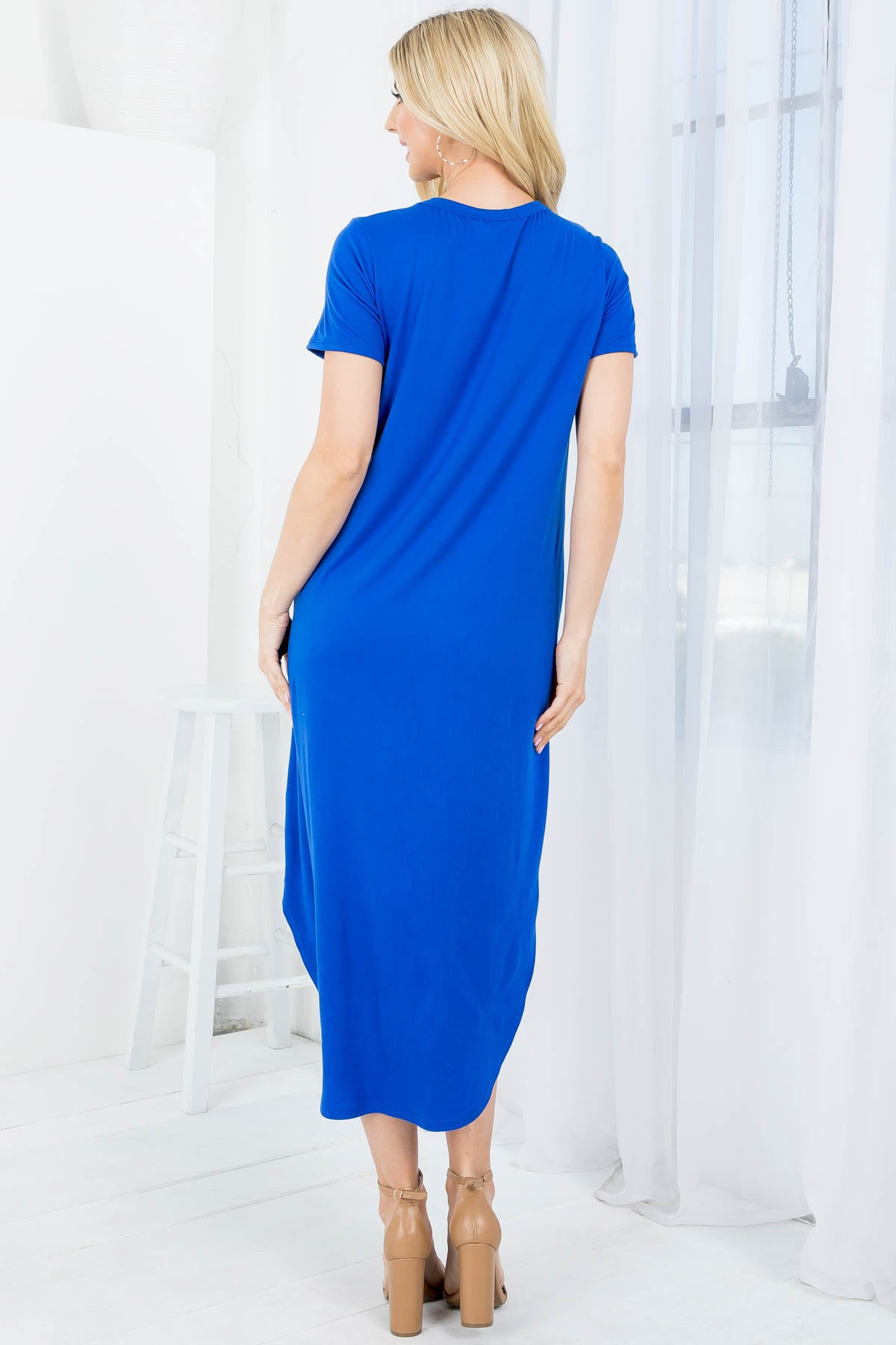 Plus Size Short Sleeve Dolphin Hem Solid Midi Dress