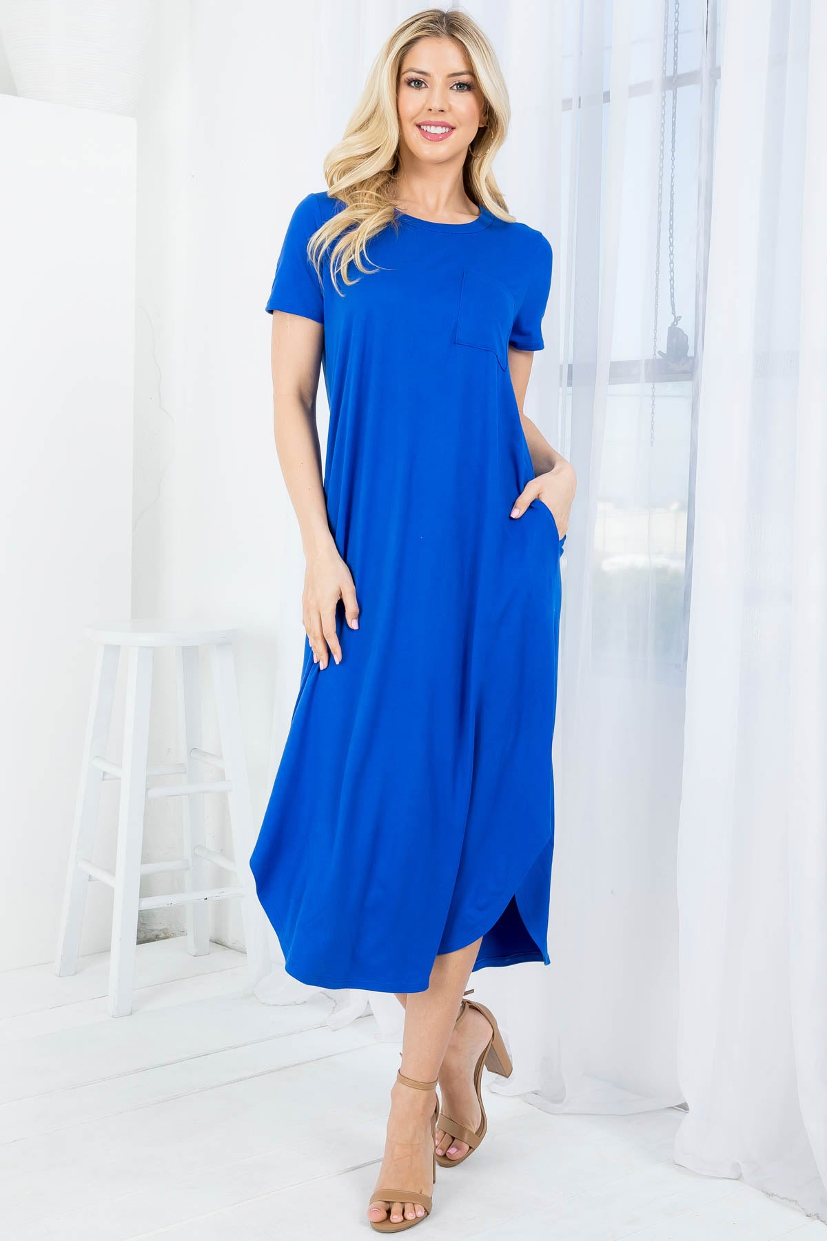 Plus Size Short Sleeve Dolphin Hem Solid Midi Dress