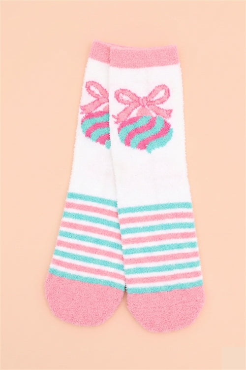 Fuzzy And Cozzy Christmas Socks Assorted 12 PCS Pack ( 4 Designs 3 Pairs each)