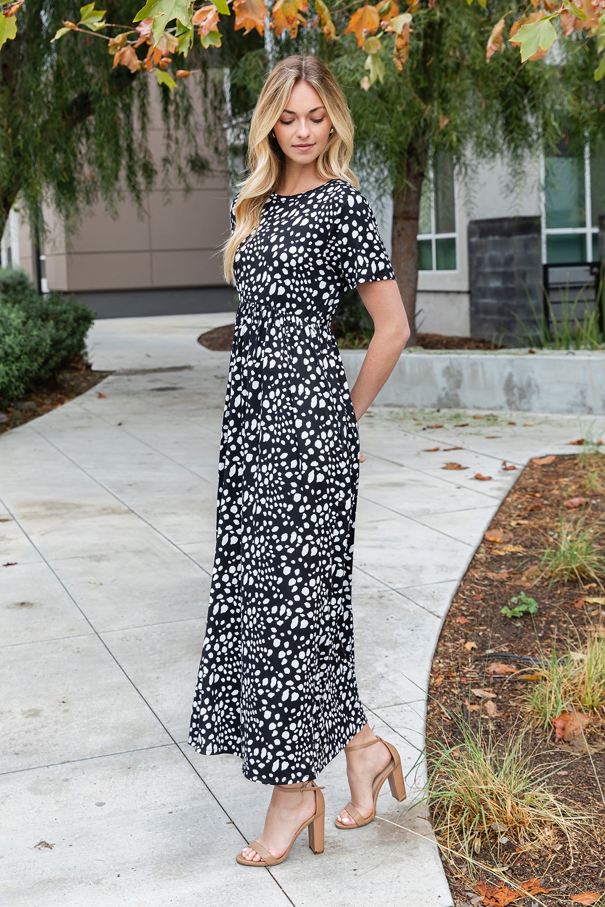 Sleeveless Printed Maxi Dress with Side Pockets