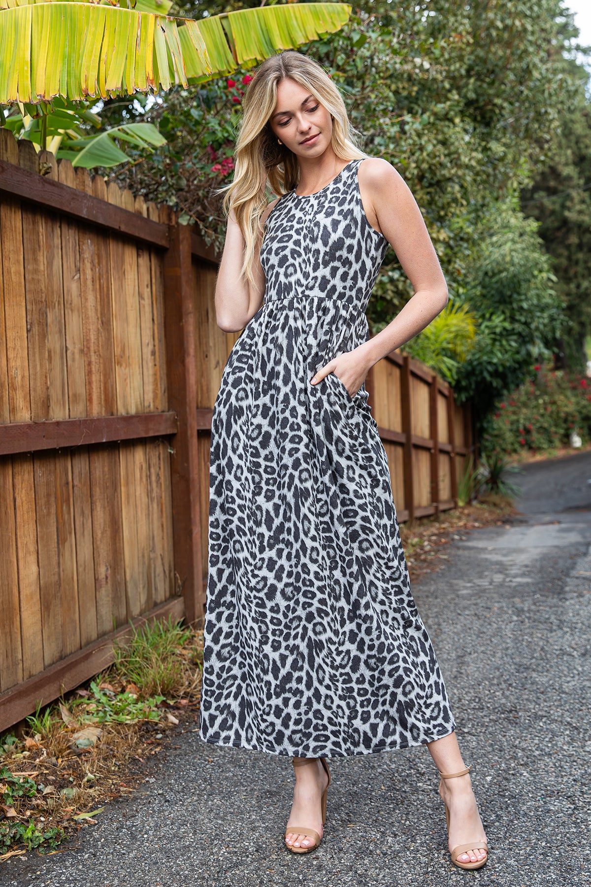 Sleeveless Leopard Print Midi Dress with Pockets