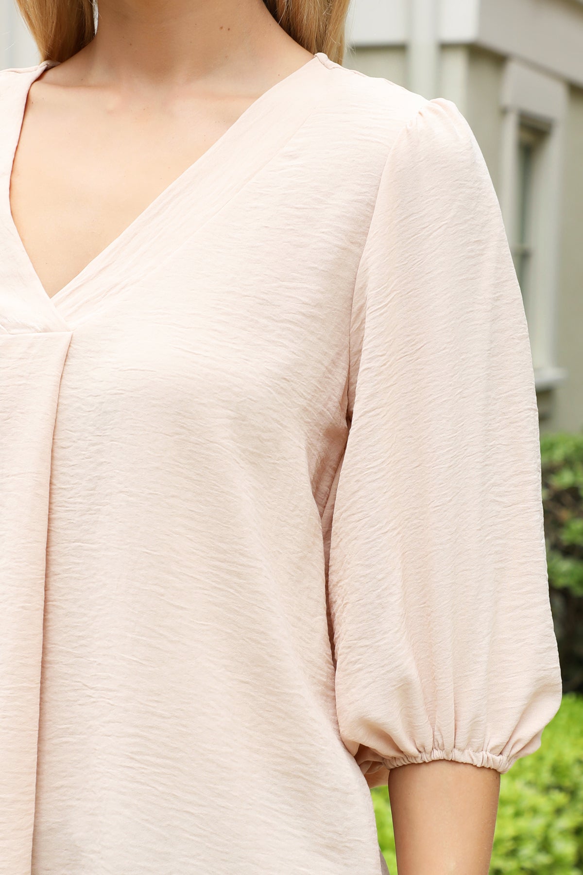 Plus Size V-Neck Band Elastic Tunnel Sleeve Woven Top