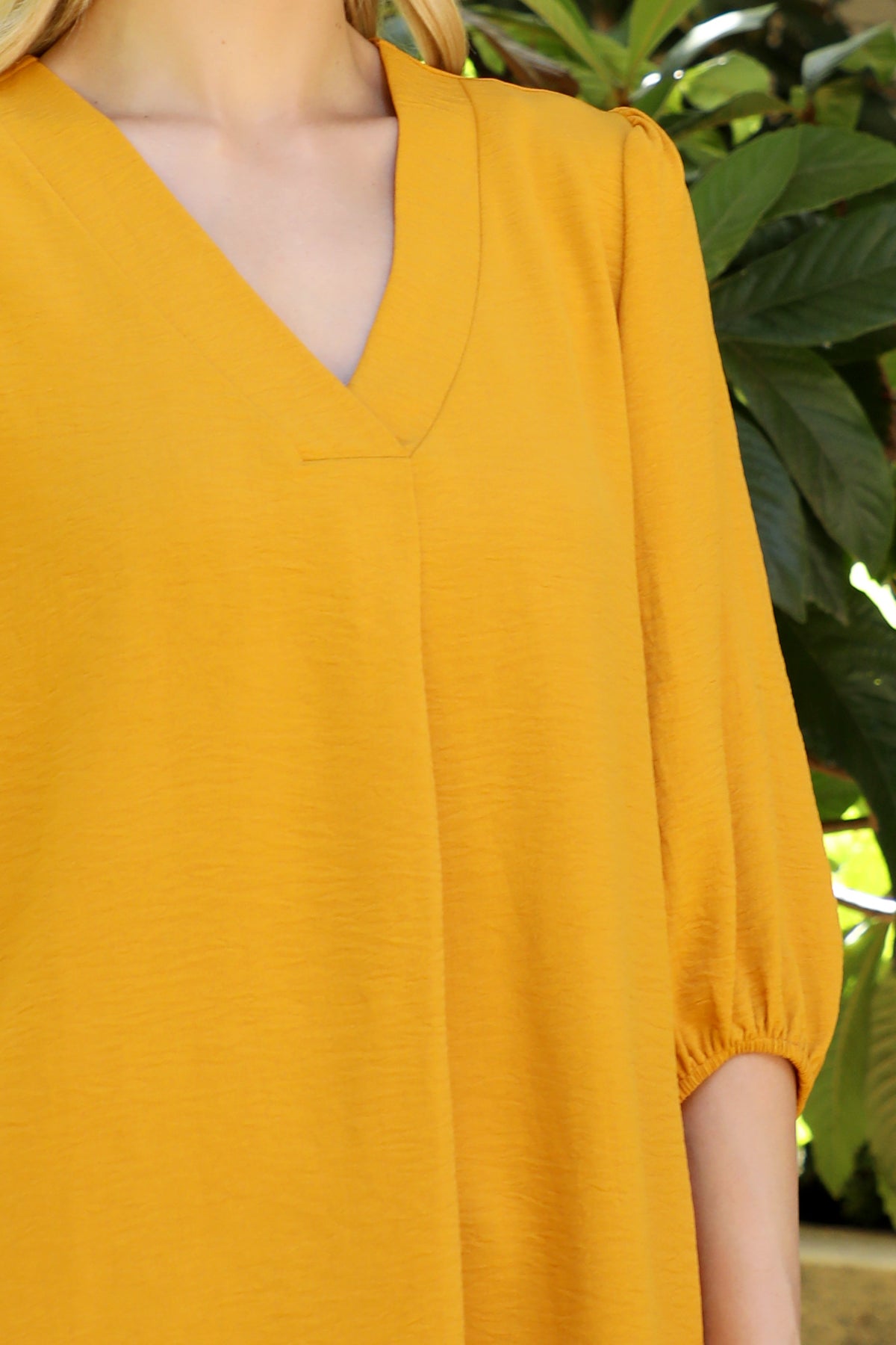 V-Neck Elastic Tunnel Sleeve Woven Top