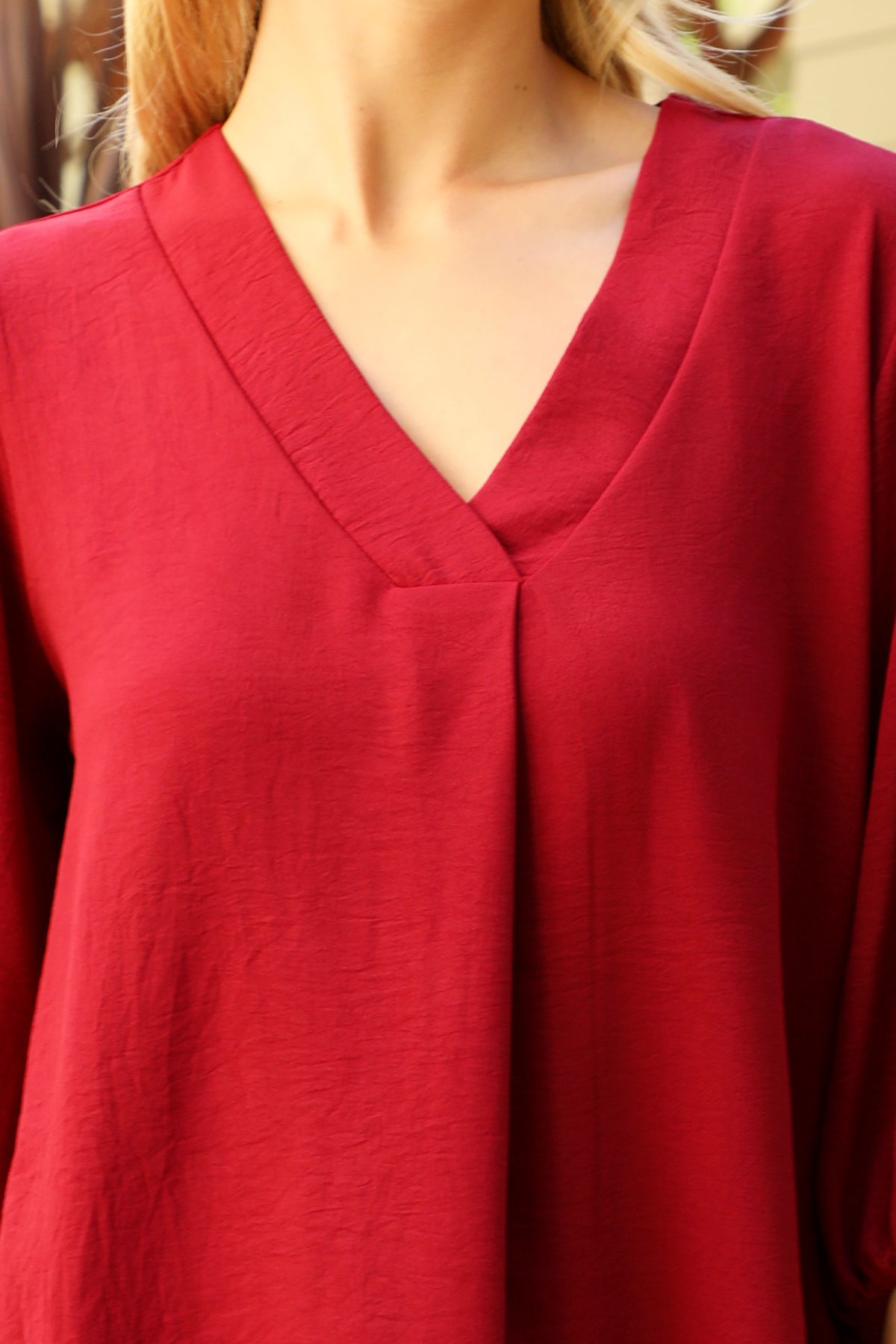 Plus Size V-Neck Band Elastic Tunnel Sleeve Woven Top